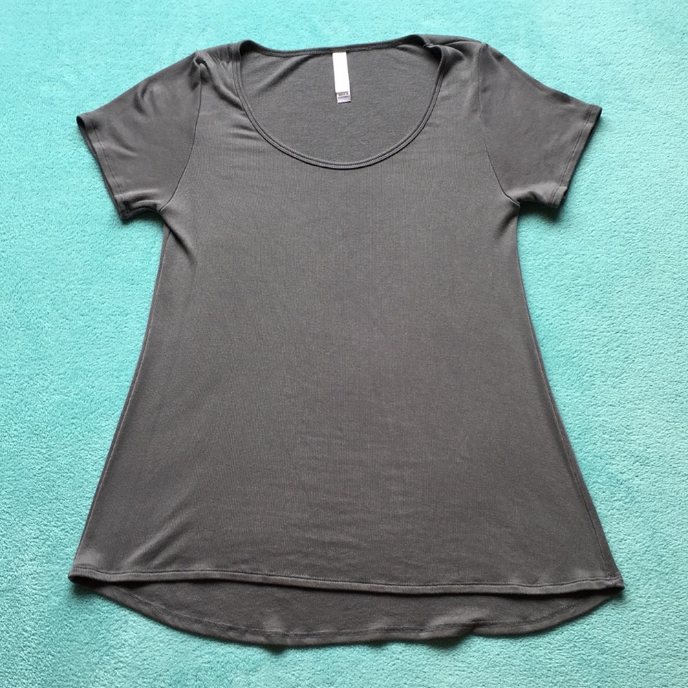 🎀NWOT Lularoe Perfect T Gray Size XS